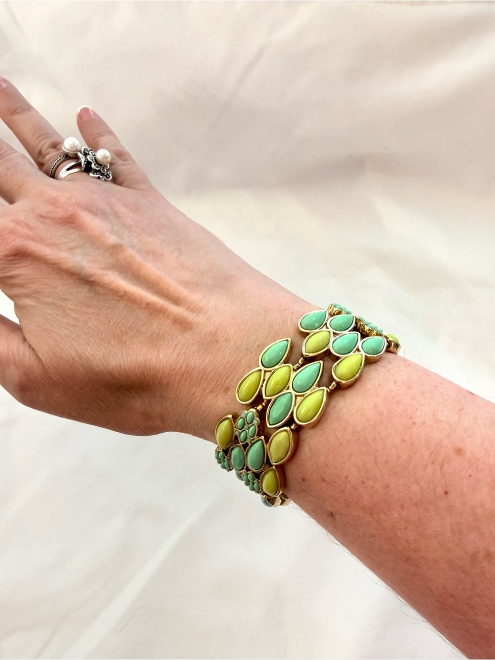 Banana Republic Green and Lime Teardrop Link Bracelet